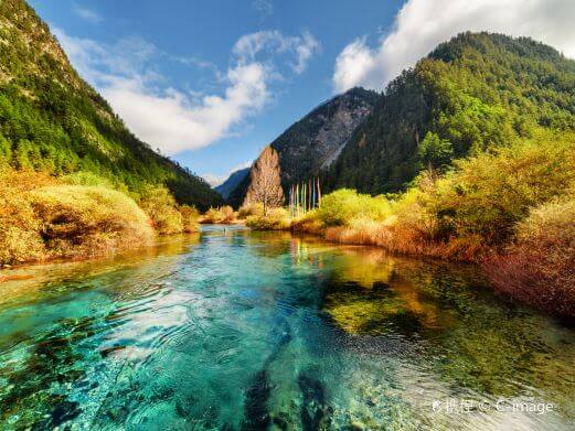 Jiuzhaigou's Five-Flower Lake